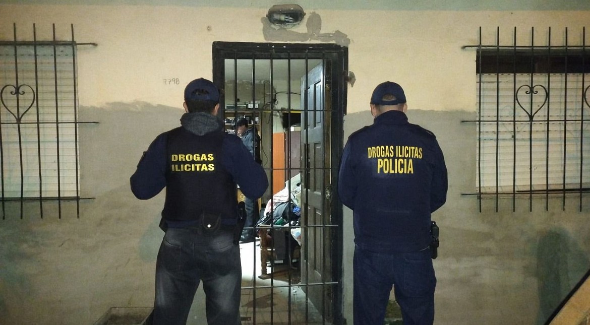 Detuvieron a un hombre que vendía cocaína en su casa