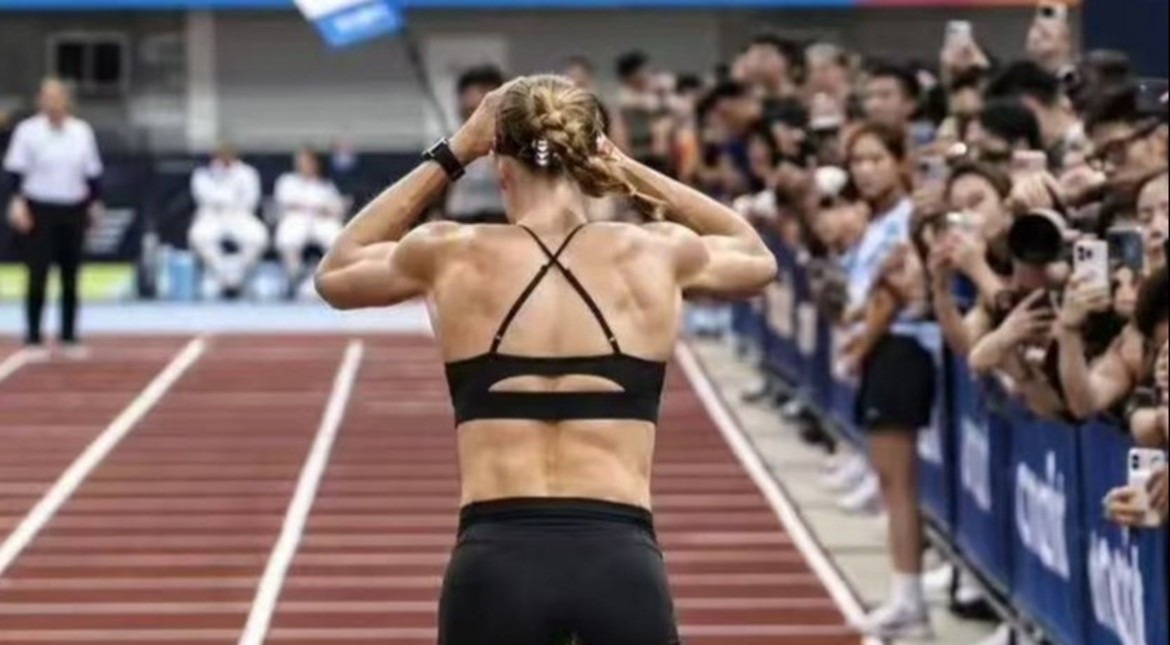 Tuvo un accidente escatológico en una competencia, siguió y ganó: la drástica decisión de la atleta australiana