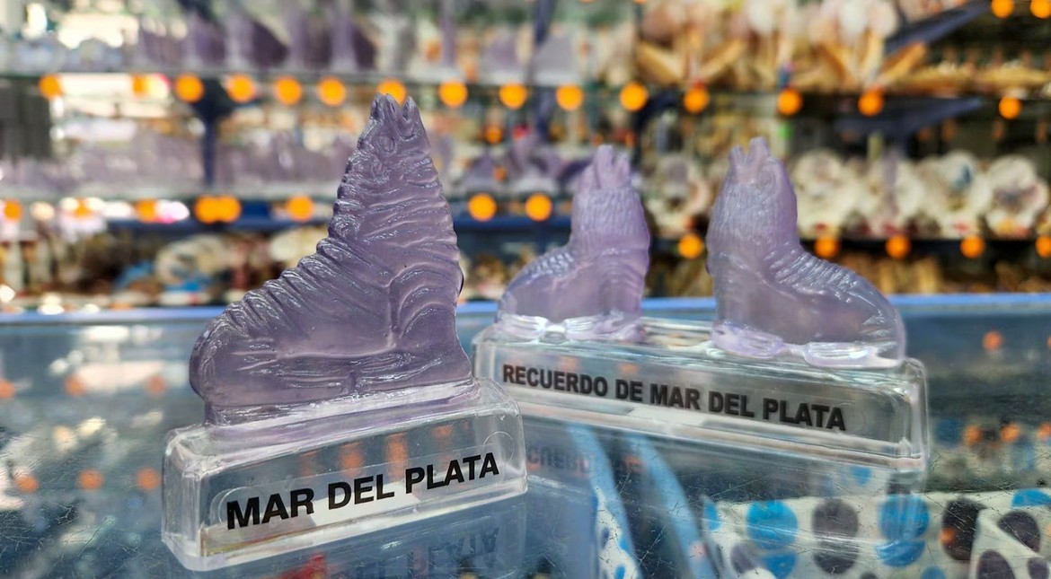 El secreto guardado del souvenir de Mar del Plata que cambia de color y "predice" el mal tiempo