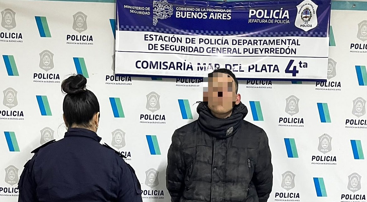 Un peligro: intentó evadir un control y lo atraparon con un arma de guerra y una moto con pedido de secuestro