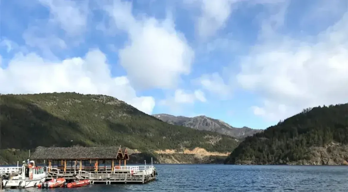 Conmoción: una mujer murió tras descompensarse en el lago Lácar en San Martín de Los Andes