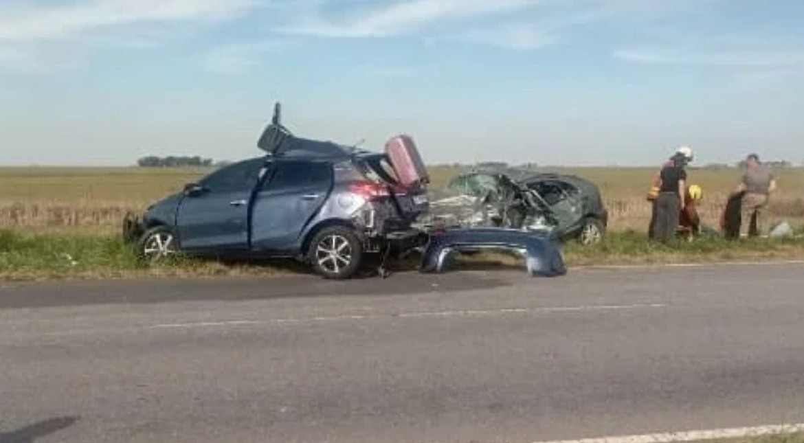 Choque frontal y tragedia en ruta 30: una mujer fallecida y seis heridos, uno de gravedad