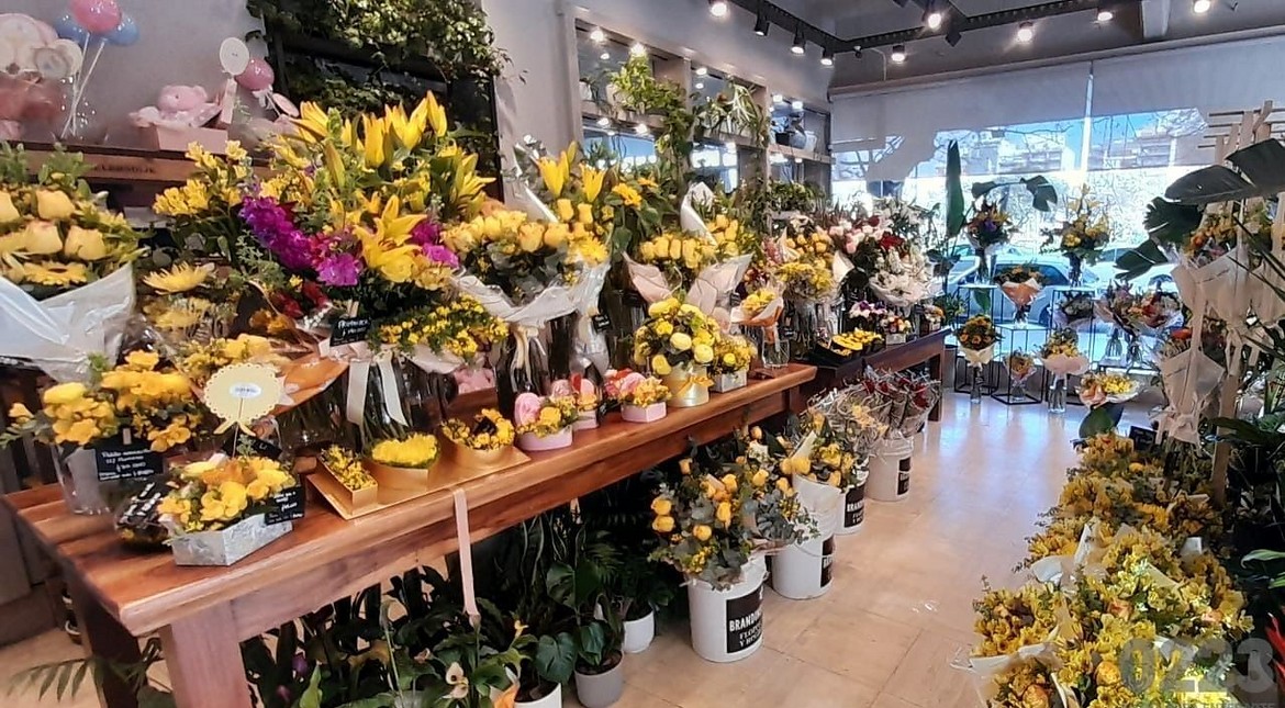 Del ramo clásico a las flores amarillas: cómo se vive el Día de la Primavera en Mar del Plata