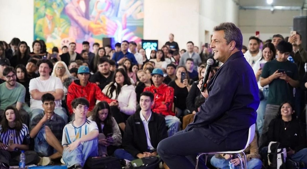 Sergio Massa participó en un encuentro de jóvenes del Frente Renovador y destacó una renovación en el peronismo