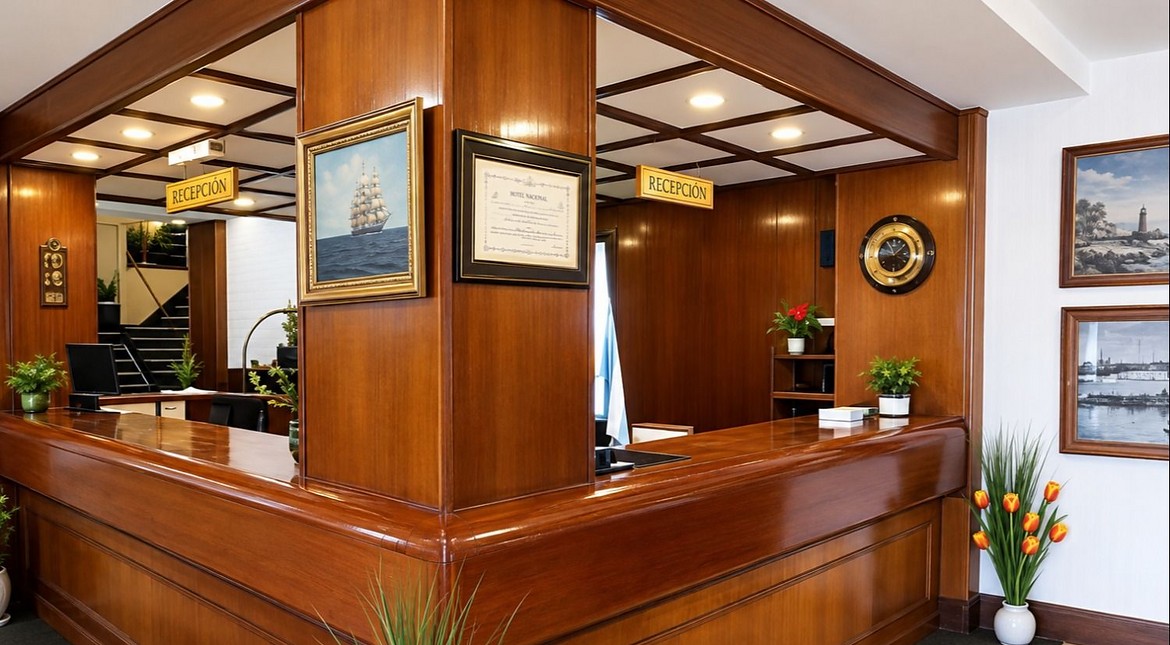 Anuncian 177 despidos por el cierre de dos hoteles y una farmacia histórica de Mar del Plata
