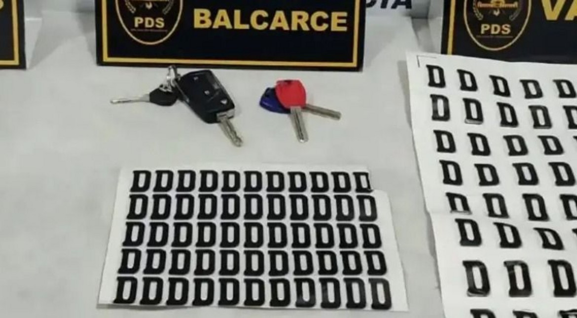 Dos marplatenses detenidos tras una persecución: llevaban herramientas y elementos para adulterar patentes