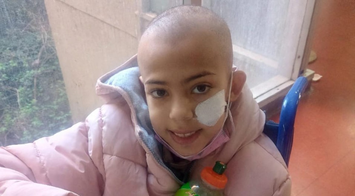 Zoe recibió el alta, pero su familia necesita ayuda para acompañarla durante el tratamiento