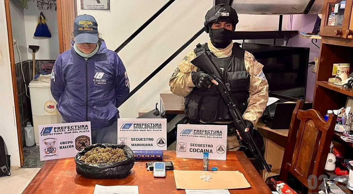 Padre e hija detenidos por narcomenudeo: secuestran cocaína, armas y autos