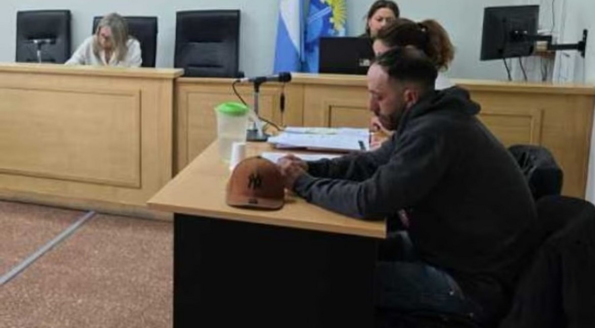 Ahorcó y mutiló al perro de su pareja frente a sus hijos para amenazarla