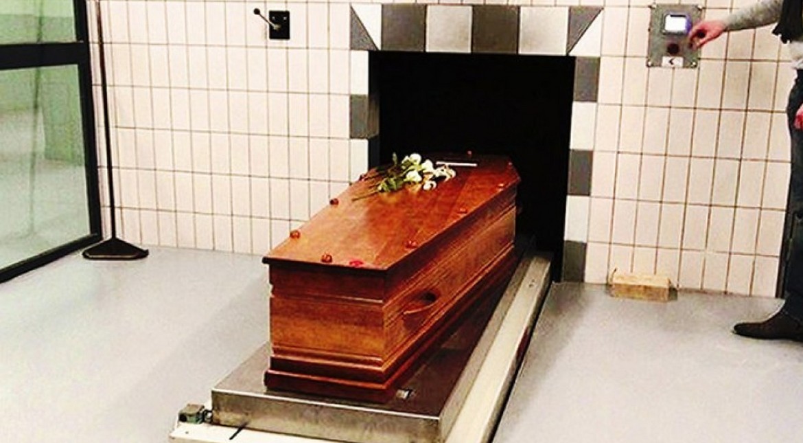 Cremaron por error a su "padre del alma" antes del velatorio y la Justicia ordenó una curiosa indemnización