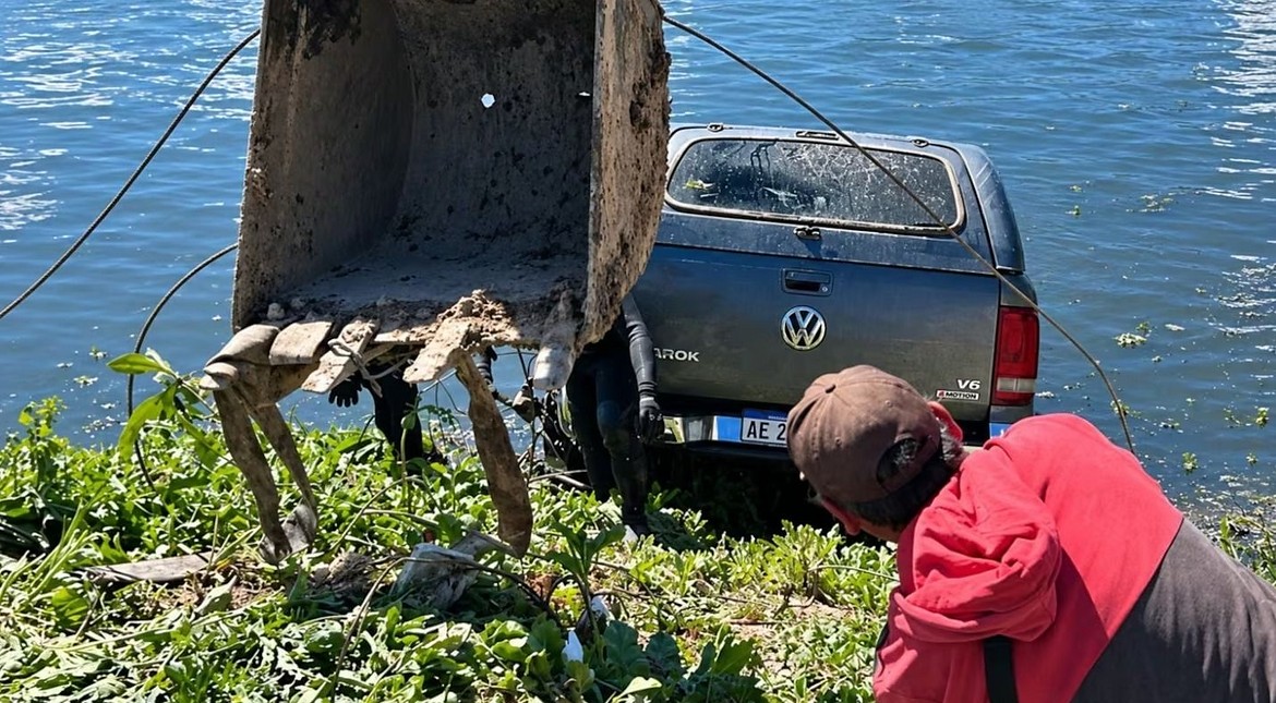 Prestó su Amarok y terminó en el arroyo: denunció que la habían robado y descubrieron la mentira