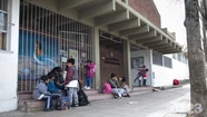 Auxiliares mantiene un paro en las escuelas municipales durante la jornada del viernes. Foto: 0223.