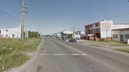Bajó del colectivo, un auto lo atropelló y lo mató: el conductor se fugó