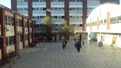 Les robaron en la esquina de la escuela y no quieren ir más