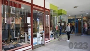 Pese a la prohibición, reabrieron las galerías de Mar del Plata: "No es una rebelión sino una necesidad de trabajar"