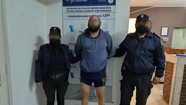 Golpeó a la pareja e intentó escapar en auto cuando llegó la policía