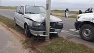Despistó y colisionó contra un alumbrado en ruta 11: salió ileso