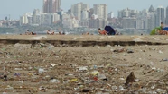 Basura en las playas, una postal que se repite en el frente costero. Foto: 0223.