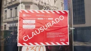 Video: una rata apareció comiendo una medialuna en una panadería porteña y clausuraron el local 