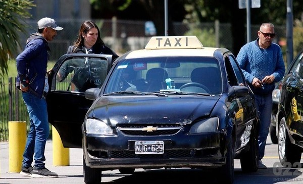 440 taxis de MDP al borde de la quiebra: ¿cómo volvés a casa?