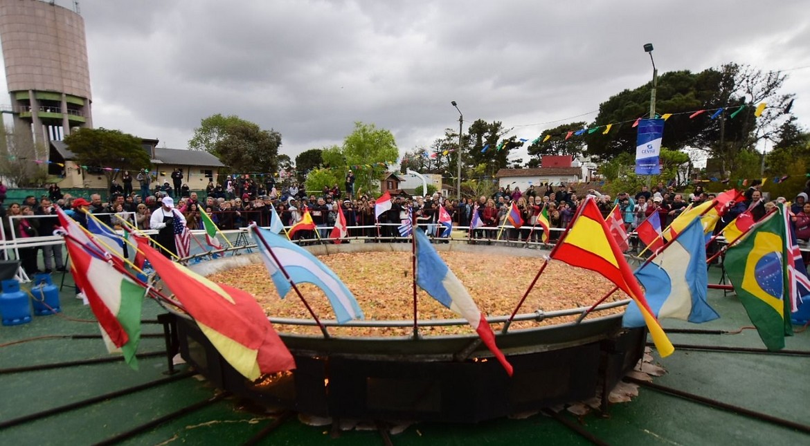 Entre idas y vueltas: la gran paella de Villa Gesell será finalmente parte de la Fiesta de la Diversidad