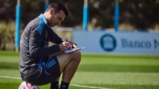 Scaloni dio la lista para los amistosos con dos "bombas" de equipos grandes