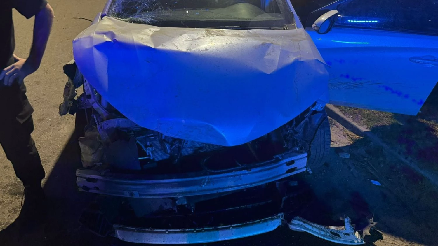 Así quedó el auto en el que escapaba.