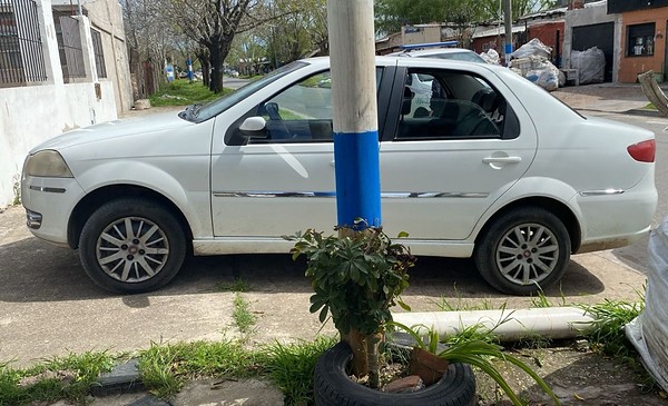 La amenazaron con un cuchillo y le robaron el auto a una chofer de ...