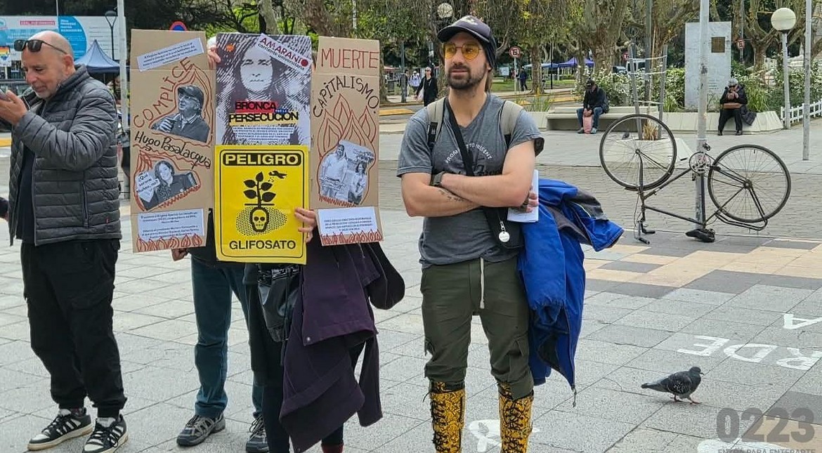 Protesta en Mar del Plata por el sumario a una científica del INTA: reclaman conocer los resultados de un estudio sobre plaguicidas