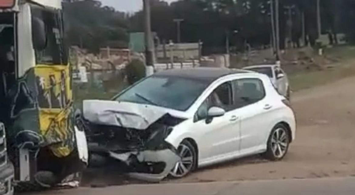 Confirman condena a colectivero que llevaba hinchas, se cruzó de mano y arrolló un auto