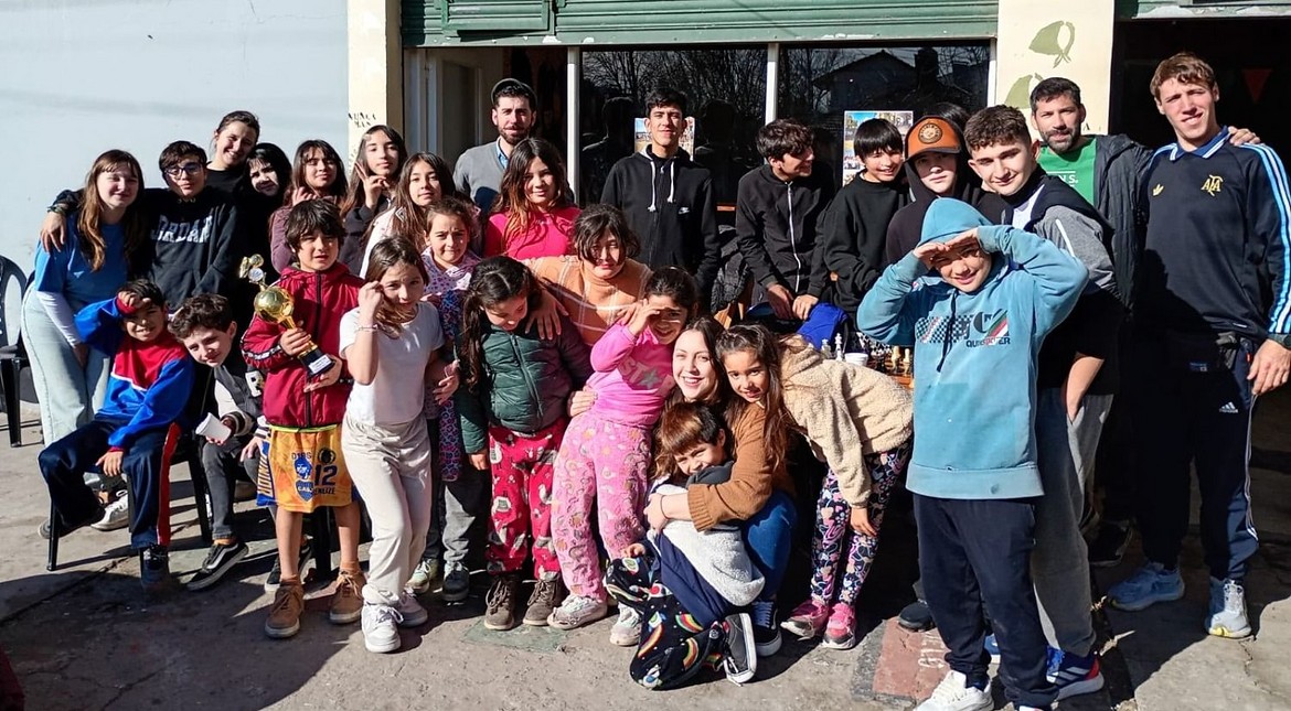 “Es difícil competir con la calle”: el desafío de los clubes de barrio para contener a los chicos