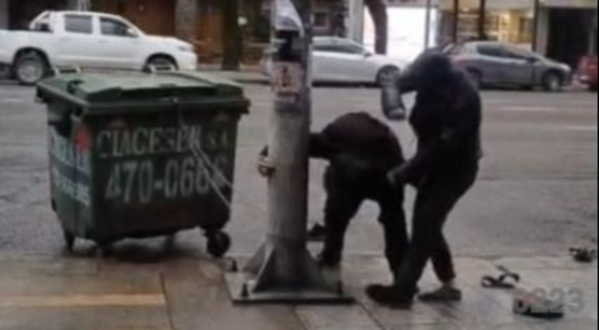 "Está en pedo y se hace el piola": pelea a las piñas en plena avenida Colón