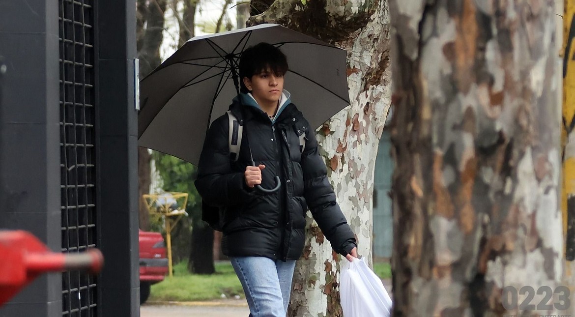 Noche bajo alerta amarillo y jueves con más tormentas en Mar del Plata
