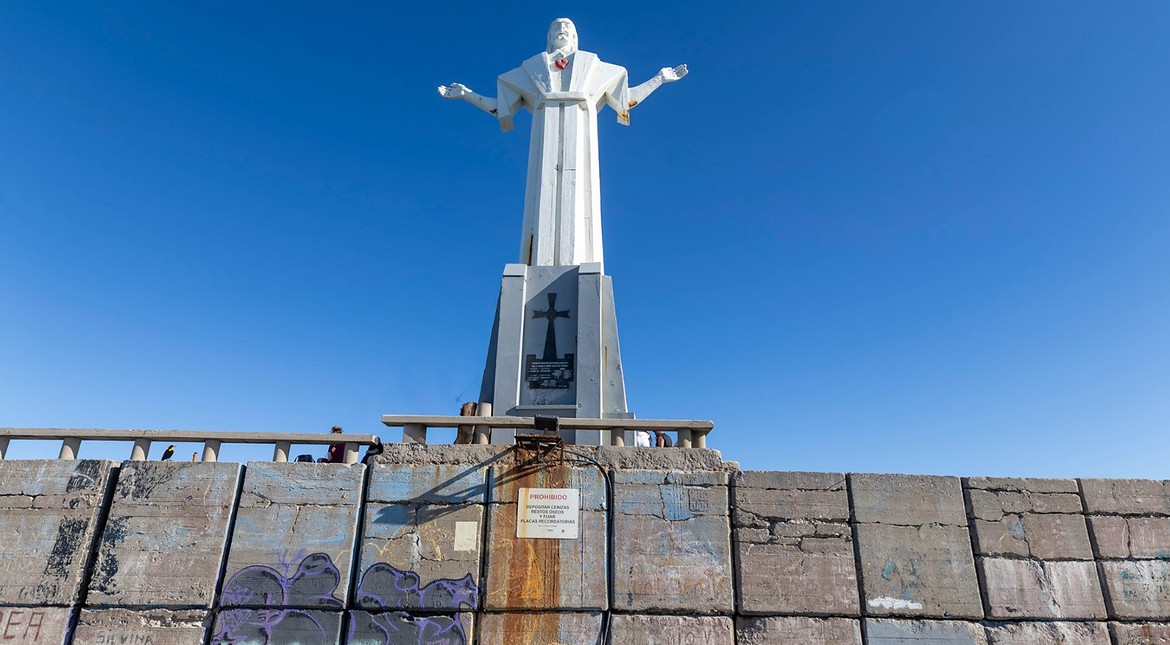 No es un Cristo y tiene una historia increíble: el monumento de Mar del Plata que todos confunden