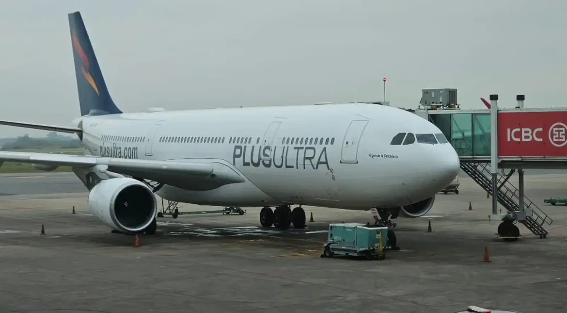 Plus Ultra reduce vuelos entre Buenos Aires y Madrid por obras en Ezeiza hasta diciembre