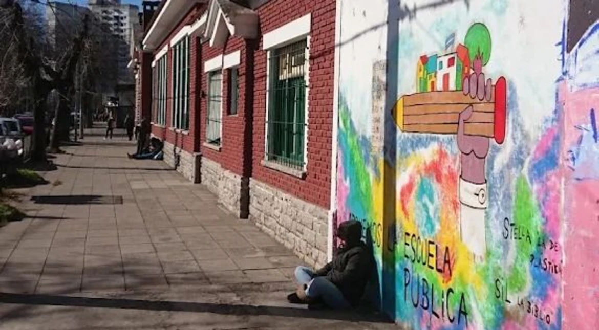 Suspenden las clases en una escuela primaria por las condiciones de higiene: denuncian la presencia de ratas