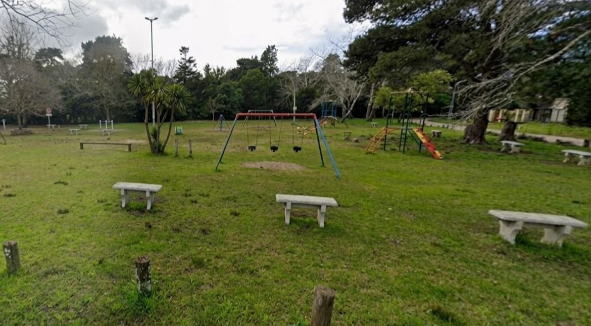 La plaza del barrio Montemar tendrá nombre oficial tras un nuevo avance en el Concejo