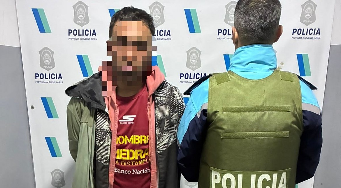 Amenazó al empleado y los clientes de un almacén con una tijera