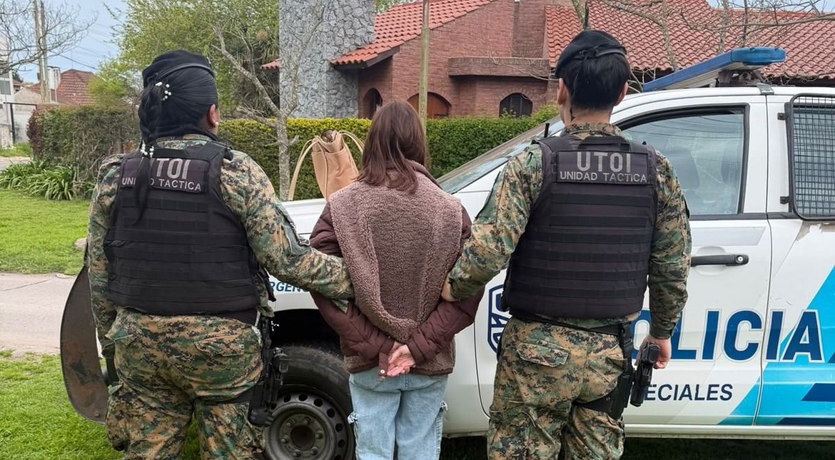 Robó con su beba de seis meses y guardó el botín en el cochecito