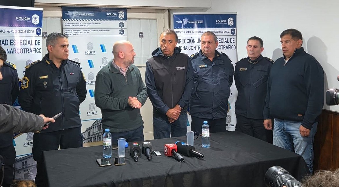 Golpe al narcotráfico en Mar del Plata: 18 allanamientos, 10 aprehendidos y más de 11 kilos de drogas secuestrados