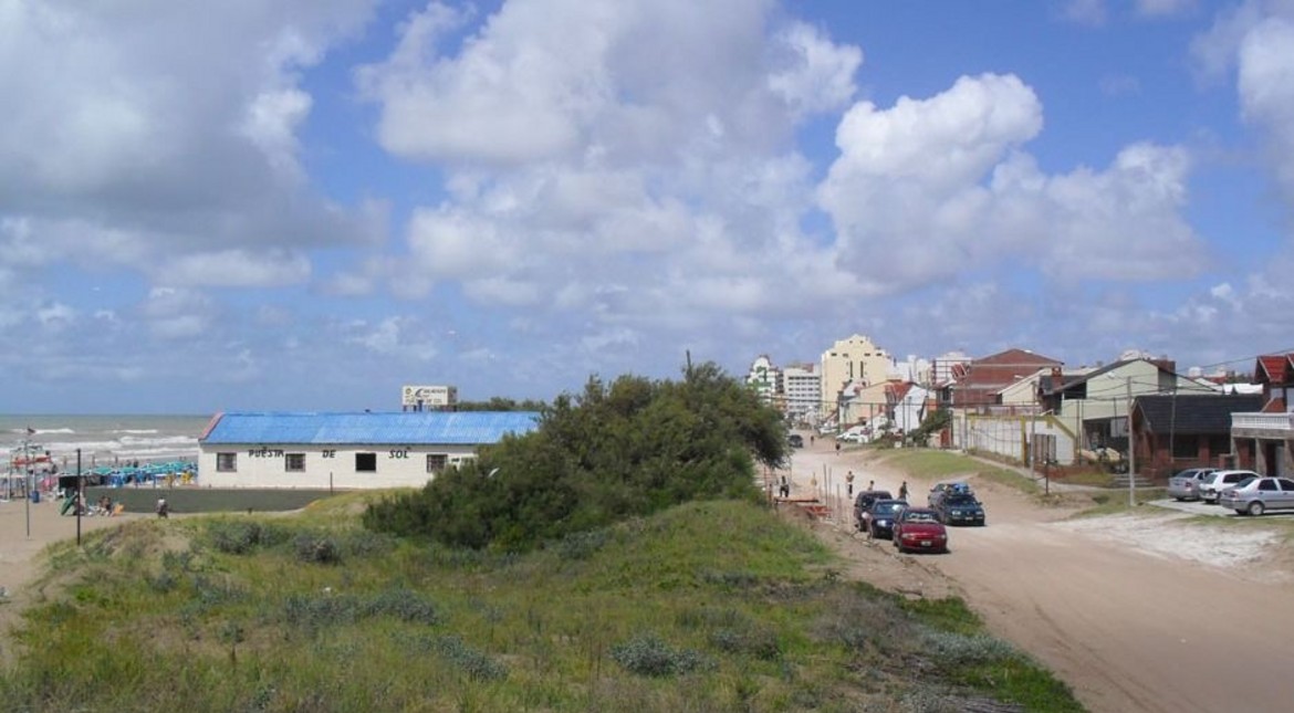 Muerte y misterio en Costa Azul: ordenan una segunda autopsia en el caso de una mujer hallada sin vida
