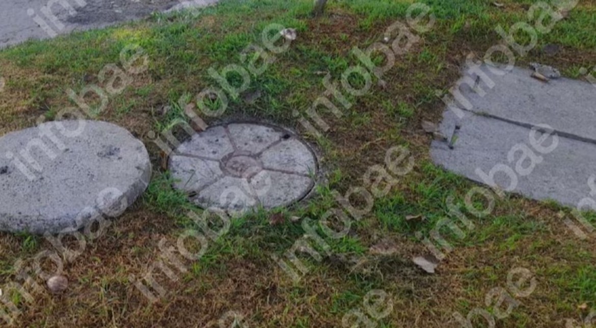 Tropezó con una tapa de un desagüe en la calle, quedó grabado y ganó un juicio millonario