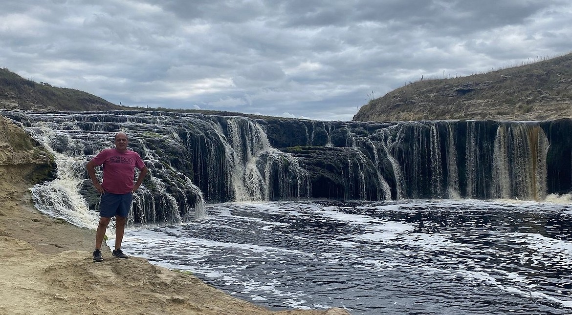 A dos horas de Mar del Plata: el oasis con cascadas y piletones de piedra ideal para descansar
