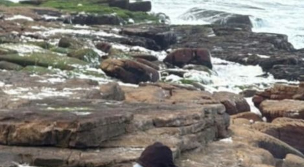 Más de cuatro horas de tensión: tenía un arma y amenazó con matarse en la playa