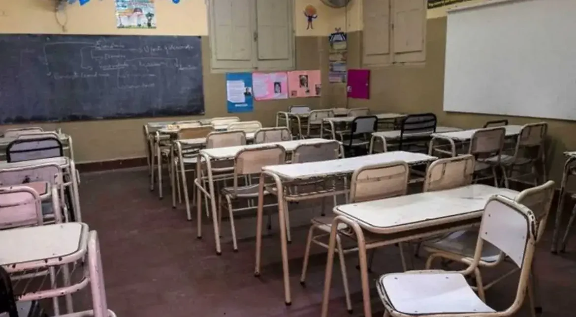 En medio de un paro docente, denuncian a la Provincia por incumplir la Ley de Esencialidad