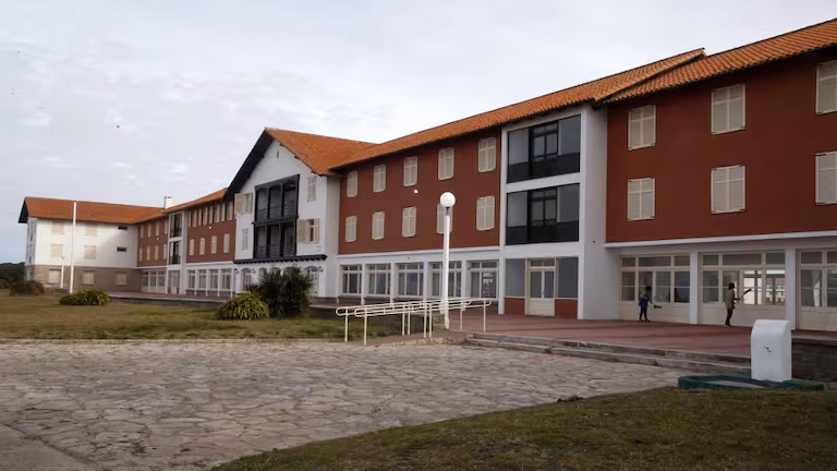 Raverta cruzó a Montenegro por Chapadmalal: "Sos el señor abandono"