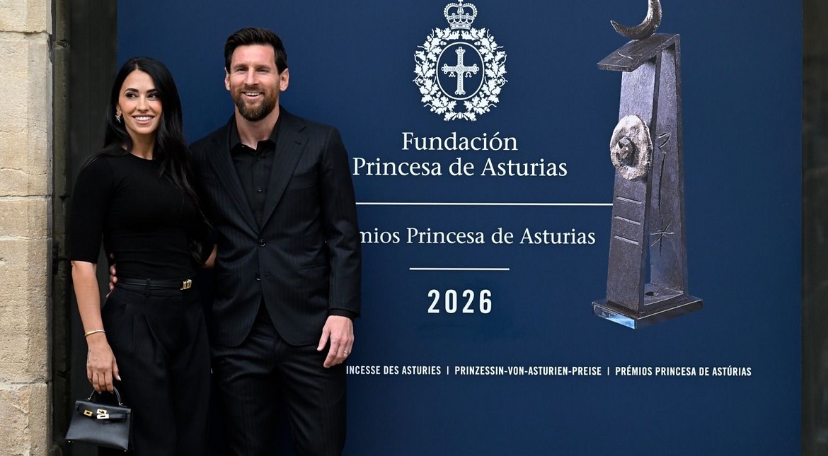 Rompió el protocolo: Messi volvió a España y causó furor