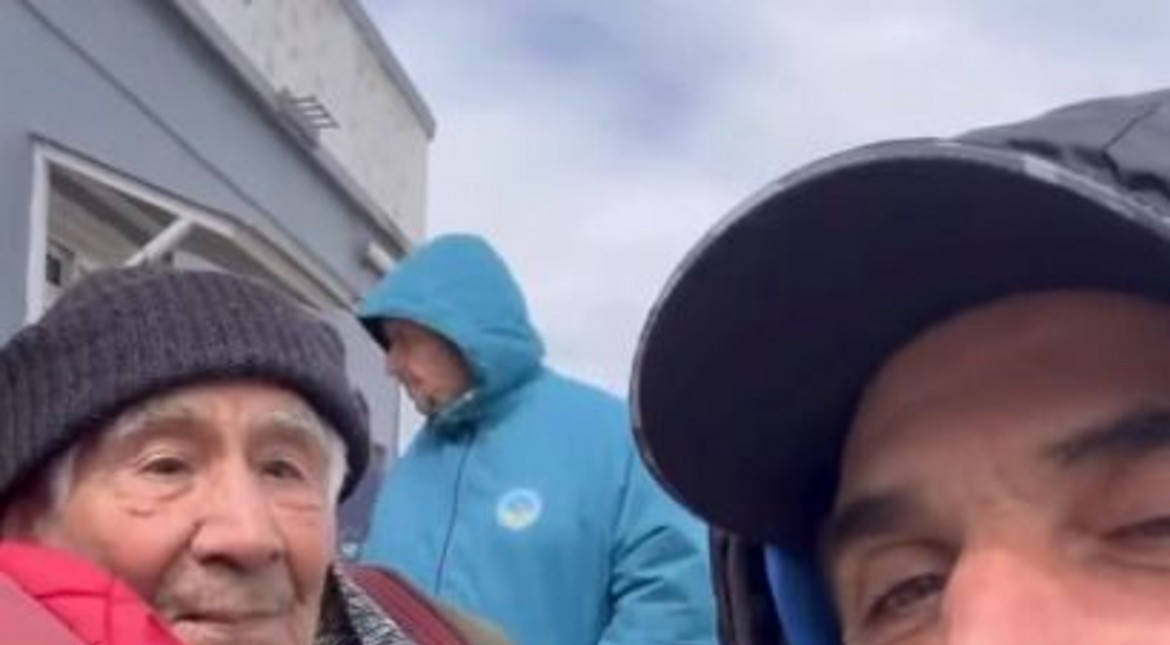 Emocionante: tiene 91 años, pescó por primera vez en el mar y participó de los Bonaerenses