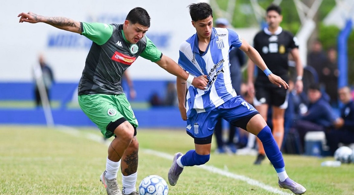 Kimberley tuvo un hombre más, no lo aprovechó y ahora se juega todo en casa