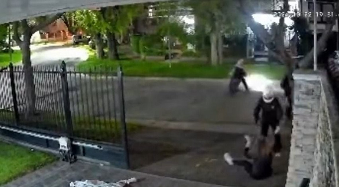 “Dejame, que no tenemos nada”: el desesperado pedido de una mujer durante un violento intento de robo